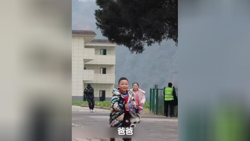 中老铁路上的“年货”守护人,管家婆一肖一码澳门开奖资料,最新热门解答落实_标清版V7.47